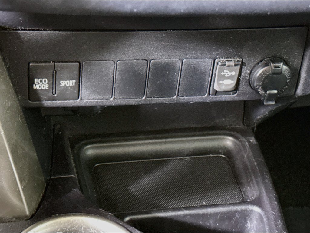 Used 2015 Toyota RAV4 XLE AWD/4WD image 11