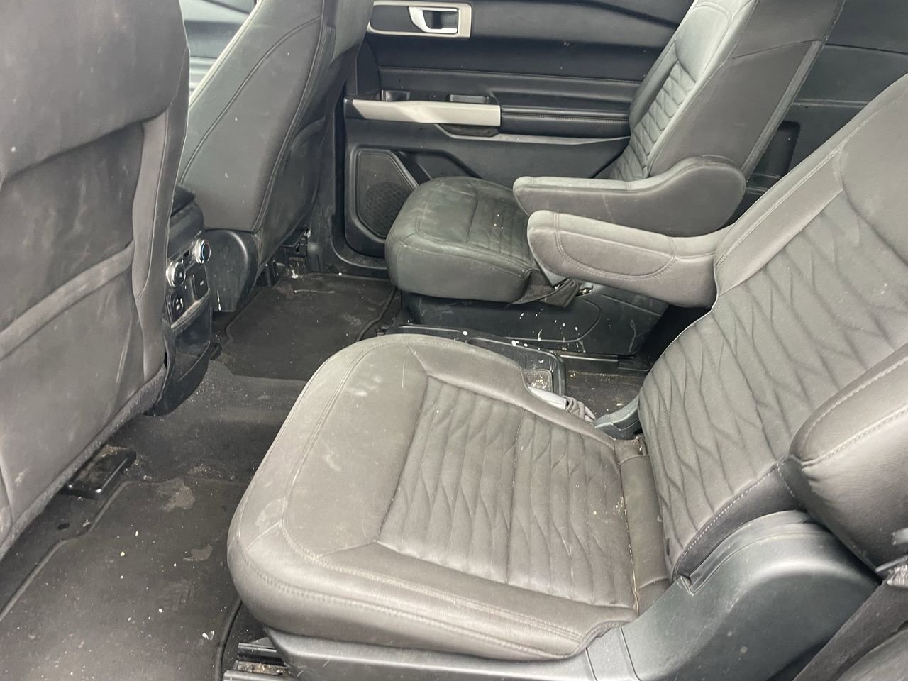 Used 2021 Ford Explorer XLT image 14