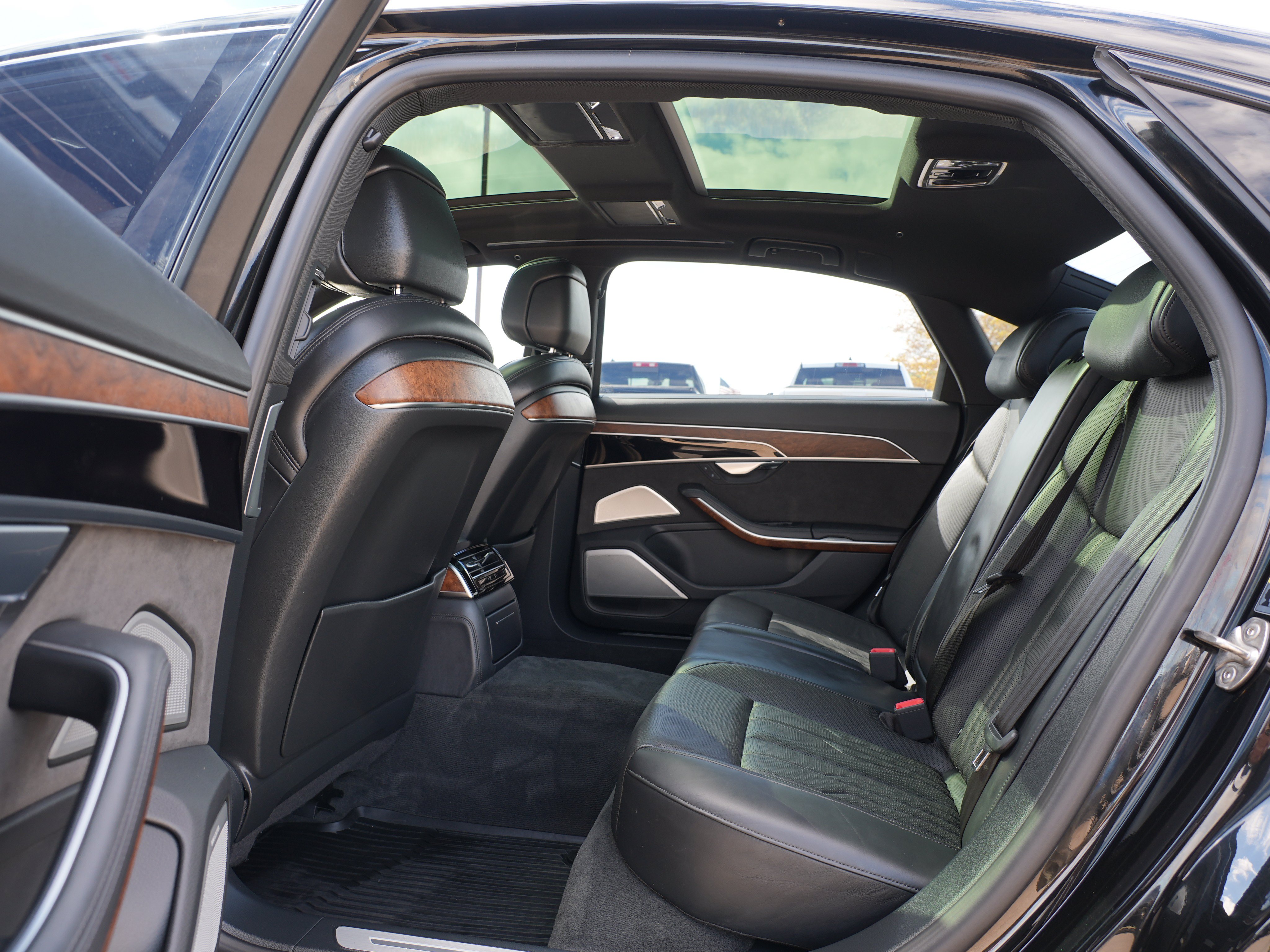Used 2021 Audi A8 L 4.0T w/ Executive Plus Package AWD/4WD image 19