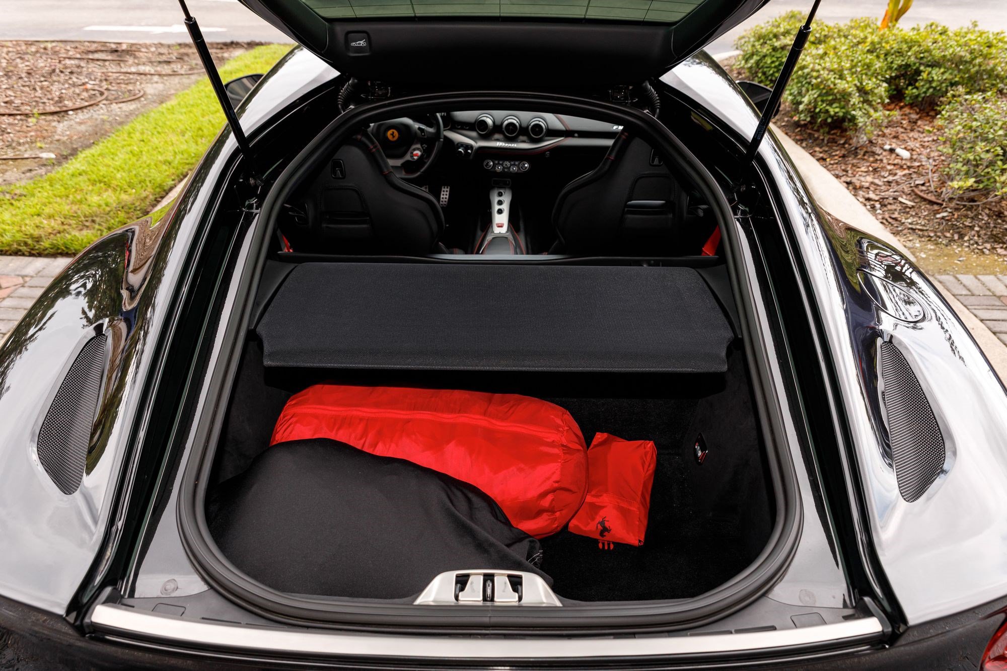 Used 2014 Ferrari F12 Berlinetta RWD image 39