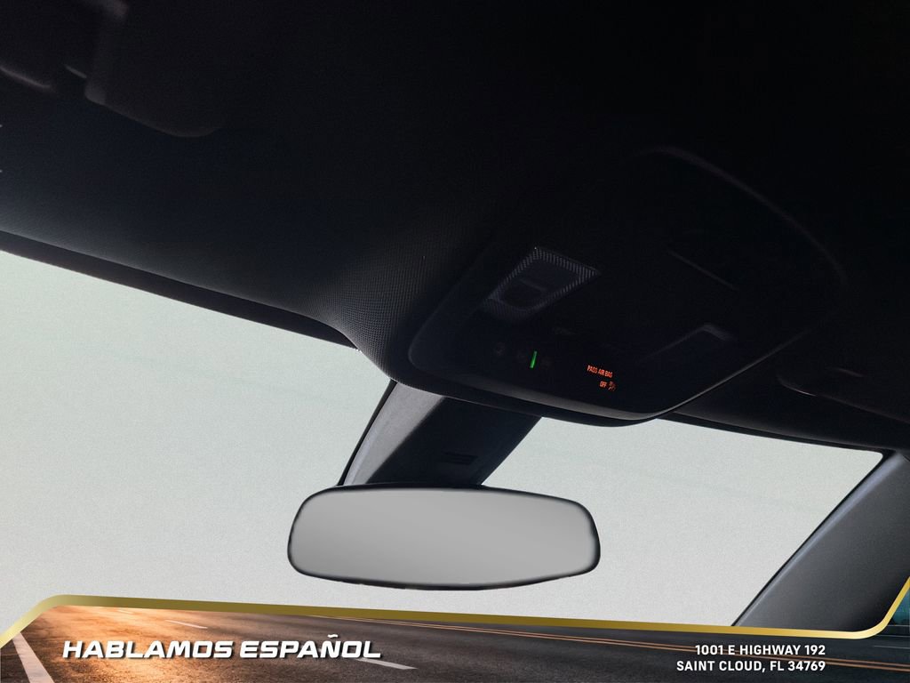 Used 2023 Chevrolet Traverse LT image 28