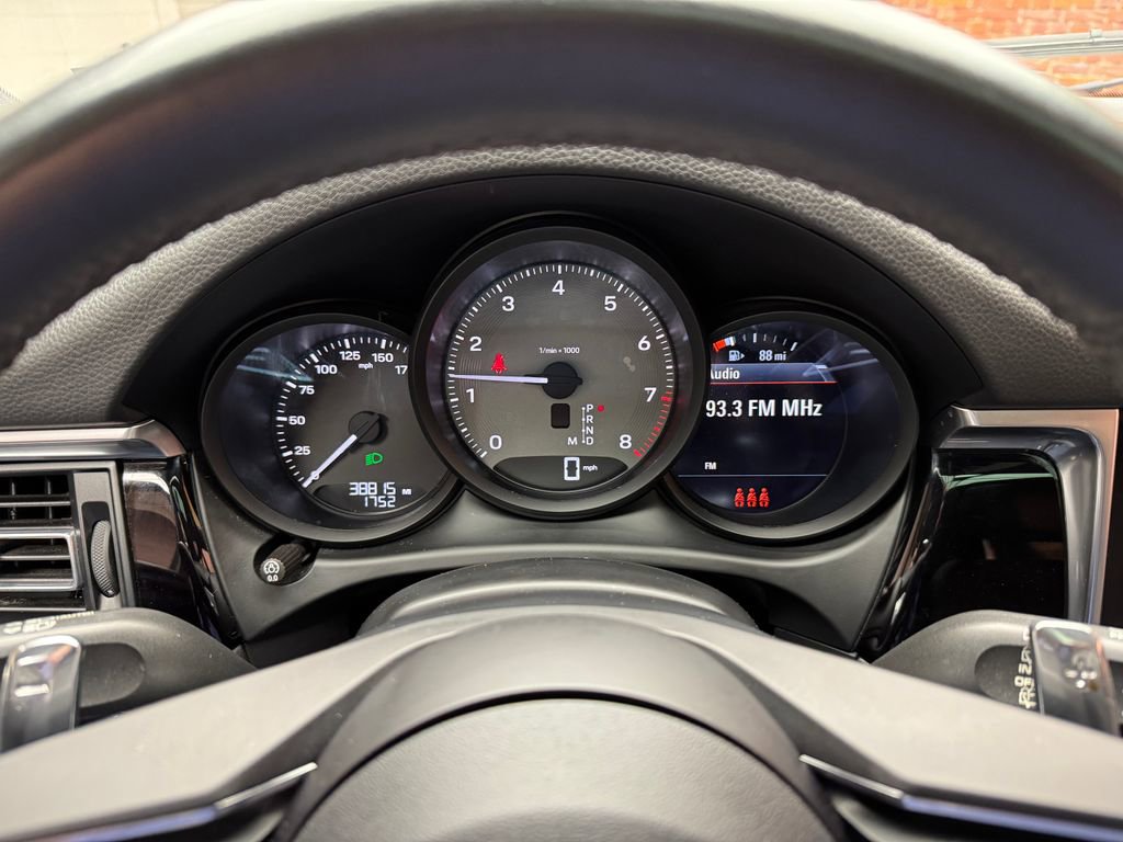Used 2022 Porsche Macan S image 17