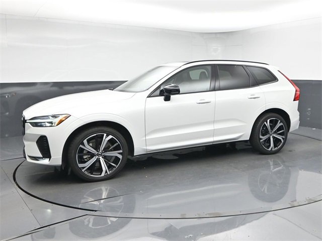 Used 2022 Volvo XC60 B6 R-Design w/ Protection Package Premier image 4