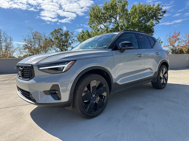New 2026 Volvo XC40 B5 Ultra w/ Climate Package AWD/4WD image 3