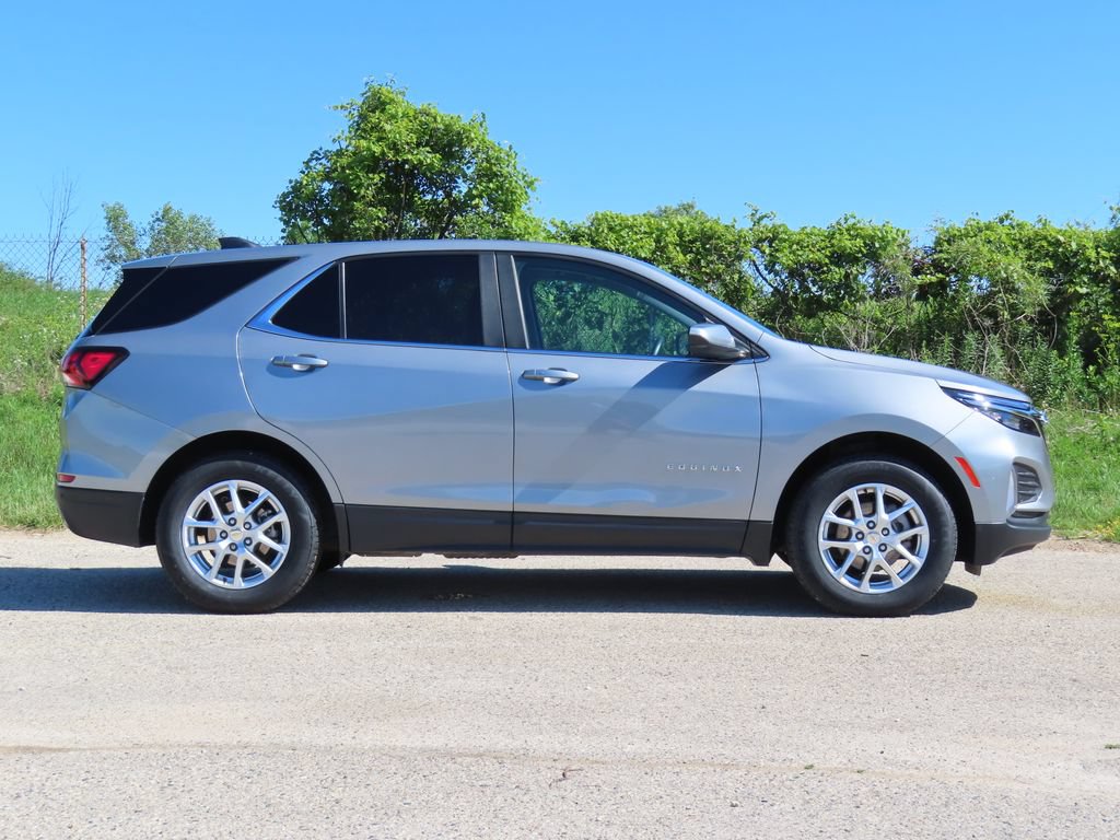 Used 2024 Chevrolet Equinox LT AWD/4WD image 2