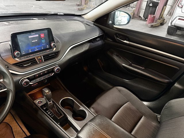 Used 2022 Nissan Altima 2.5 SV FWD image 18