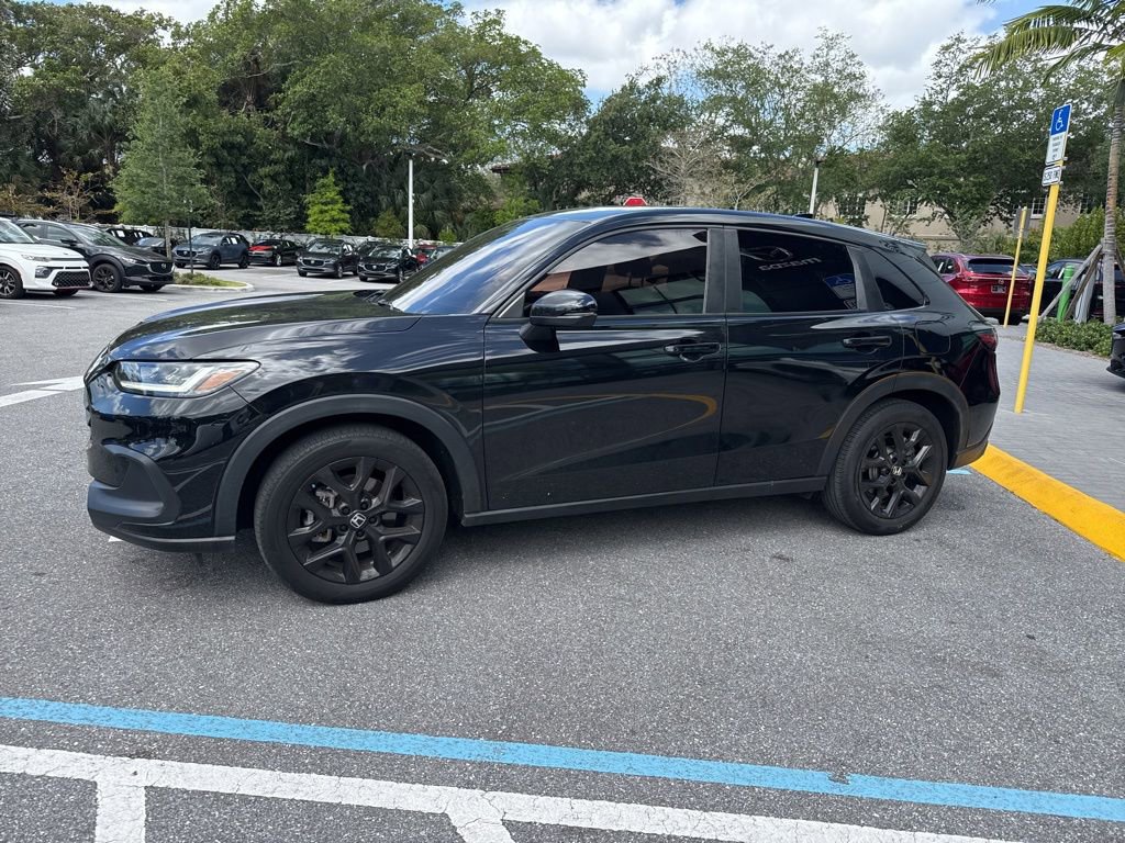 Used 2023 Honda HR-V Sport image 9
