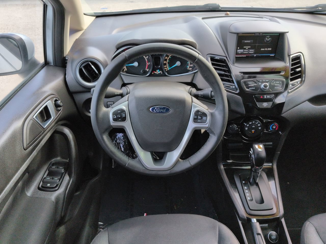 Used 2014 Ford Fiesta SE w/ Equipment Group 201A FWD image 14
