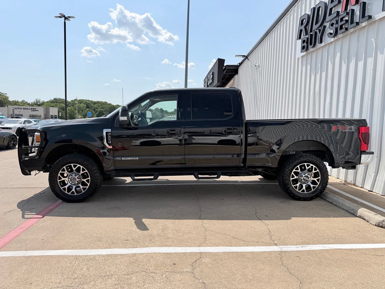 Used 2021 Ford F250 Lariat w/ FX4 Off-Road Package AWD/4WD image 3