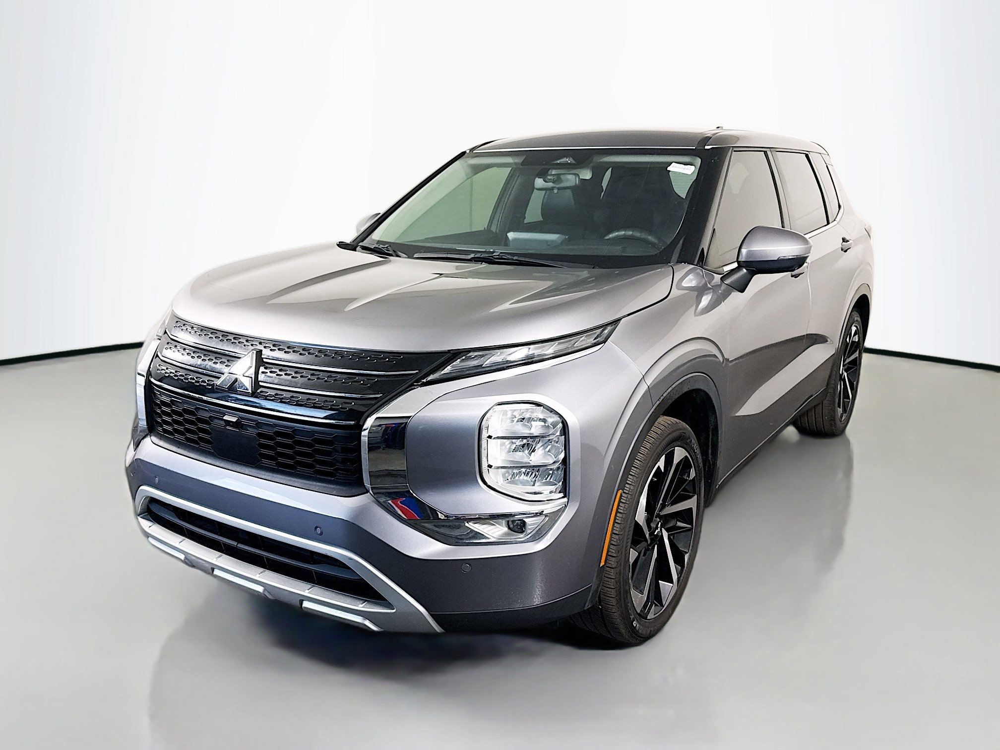 Used 2022 Mitsubishi Outlander SEL Black Edition image 4