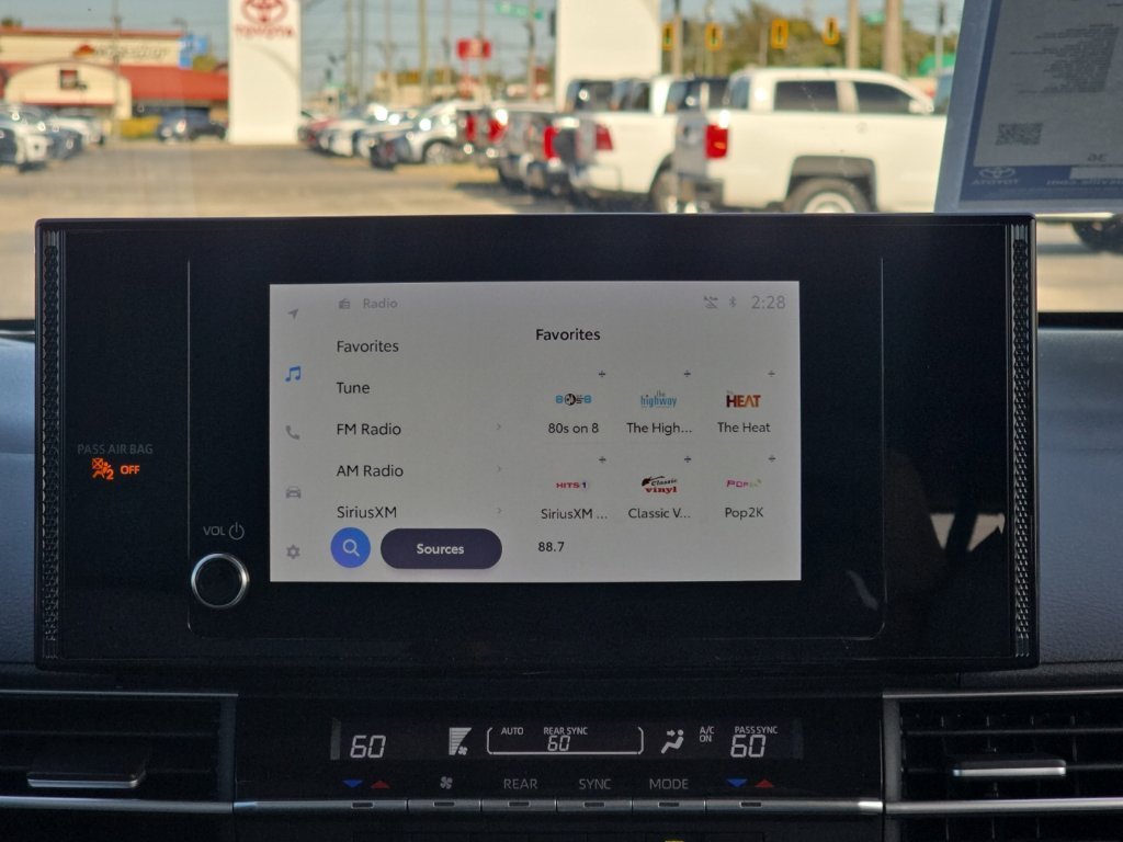 Certified 2025 Toyota Sienna LE FWD image 14