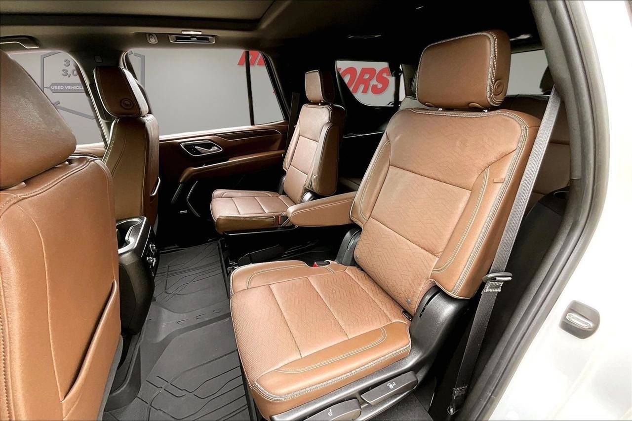 Used 2023 Chevrolet Tahoe High Country w/ Premium Package 2 AWD/4WD image 23