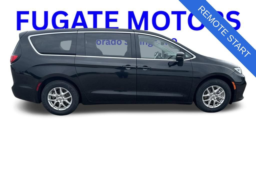 Used 2024 Chrysler Pacifica Touring-L FWD image 7