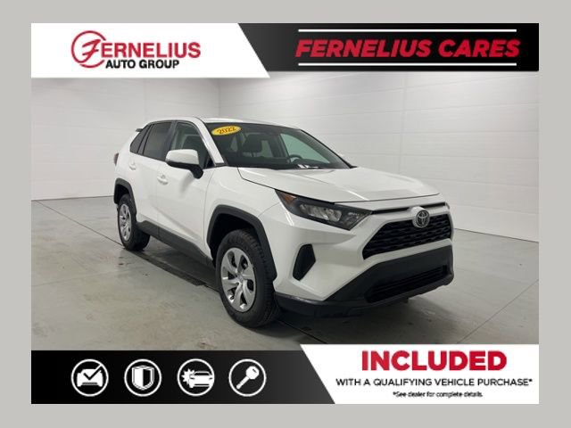 Used 2022 Toyota RAV4 LE image 1
