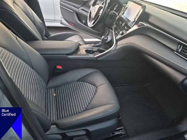 Used 2024 Toyota Camry SE w/ Cold Weather Package FWD image 34
