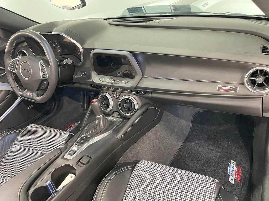 Used 2018 Chevrolet Camaro SS image 62