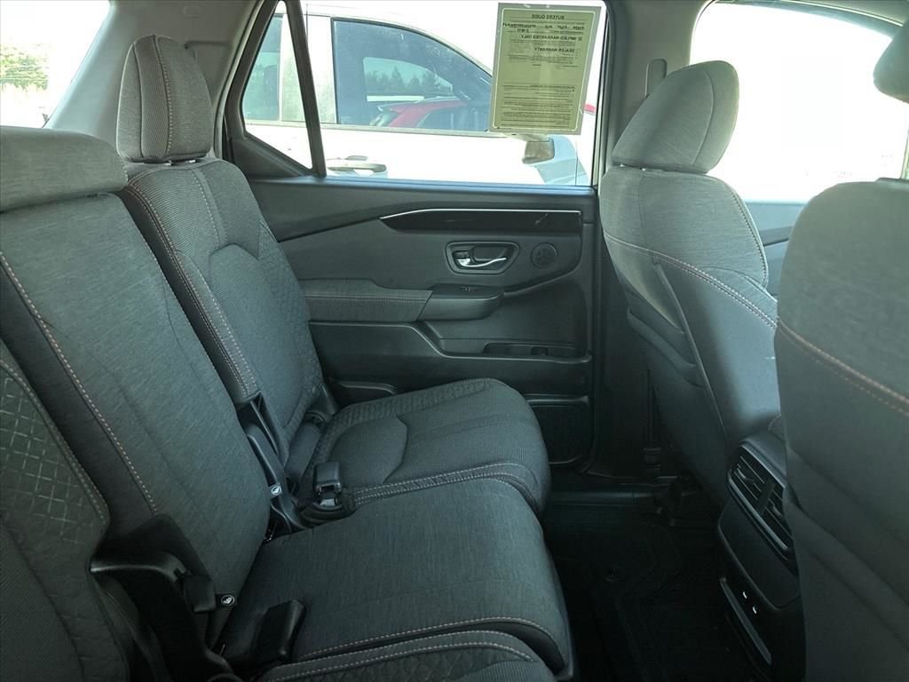 Used 2026 Honda Pilot Sport image 16