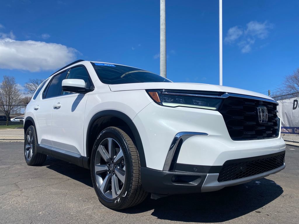 Used 2025 Honda Pilot Elite image 37