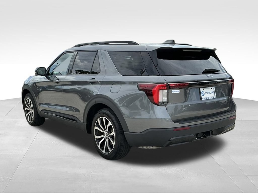 Used 2025 Ford Explorer ST-Line w/ Premium Package RWD image 7