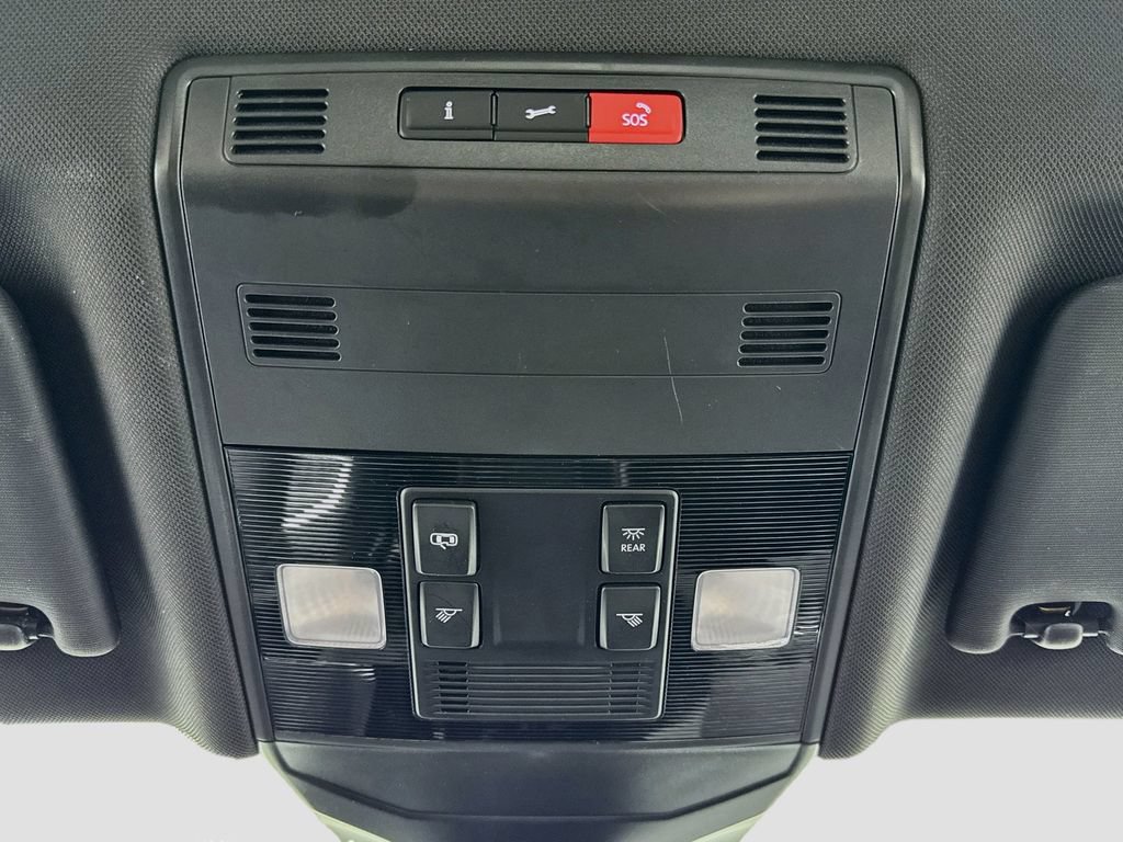 Used 2025 Volkswagen Jetta Sport FWD image 19