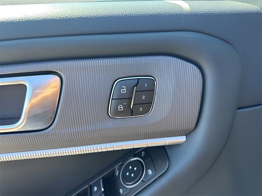 Used 2025 Ford Explorer ST-Line w/ Premium Package image 11