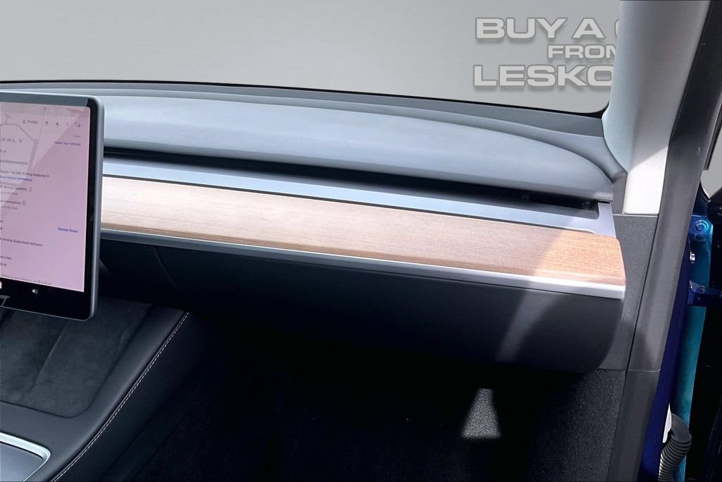 Used 2023 Tesla Model Y Long Range AWD/4WD image 17