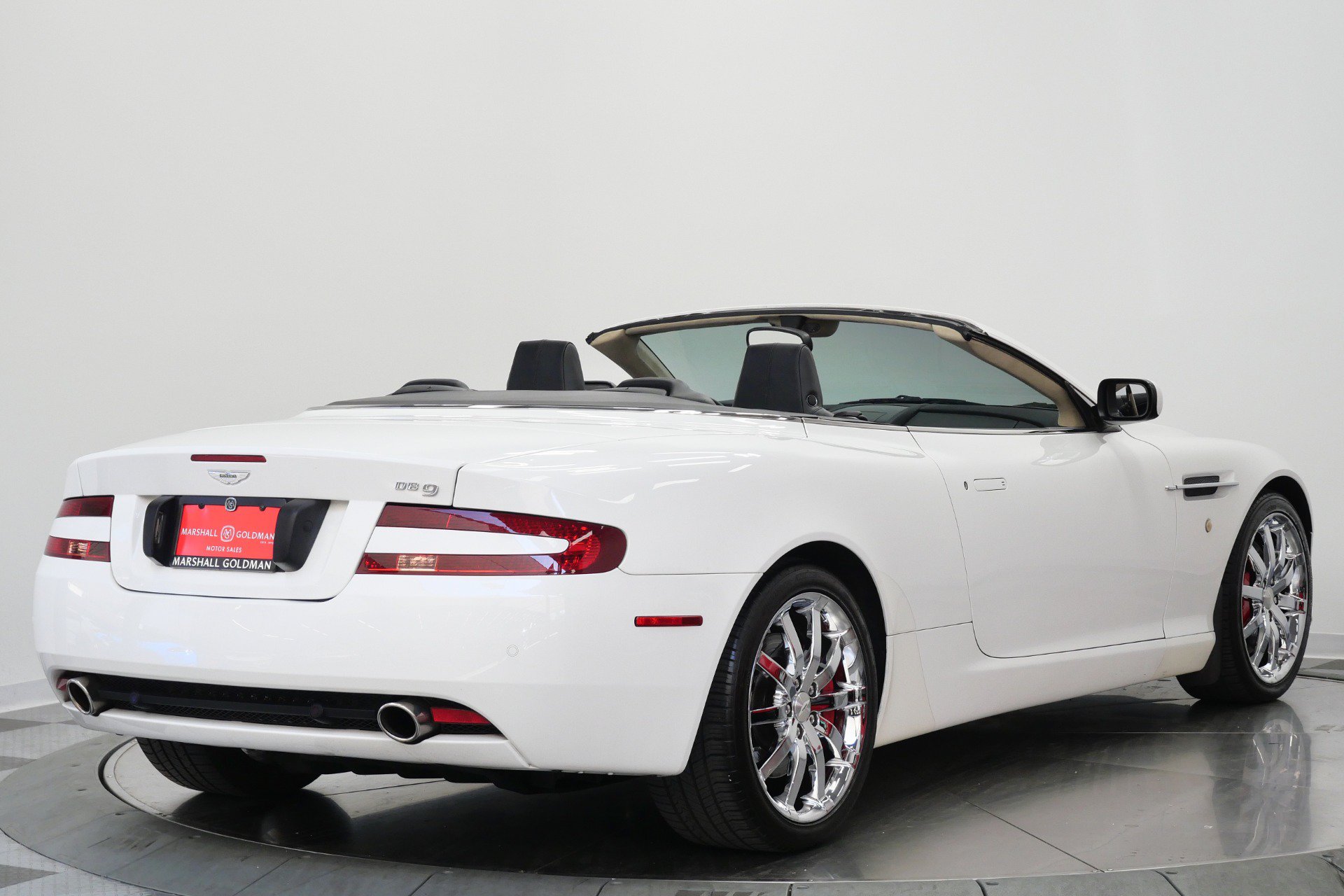 Used 2008 Aston Martin DB9 Volante RWD image 9
