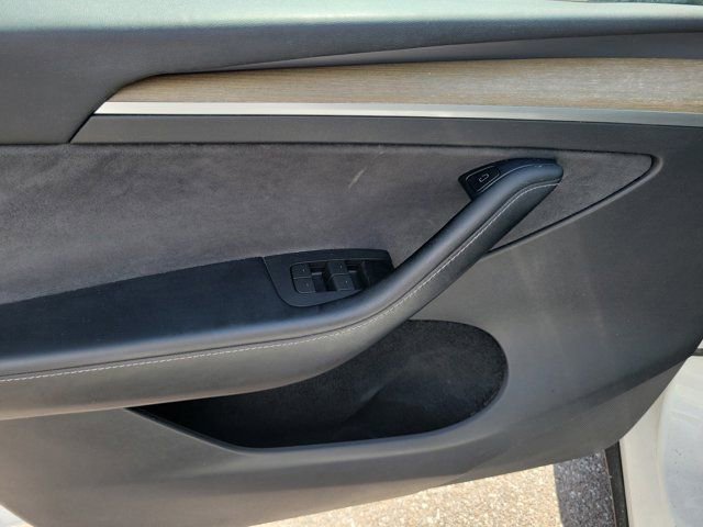 Used 2023 Tesla Model Y Long Range image 15