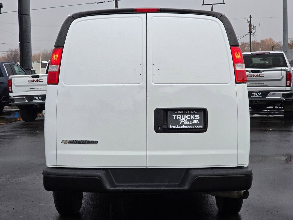 Used 2020 Chevrolet Express 2500 Extended w/ Driver Convenience Package image 4