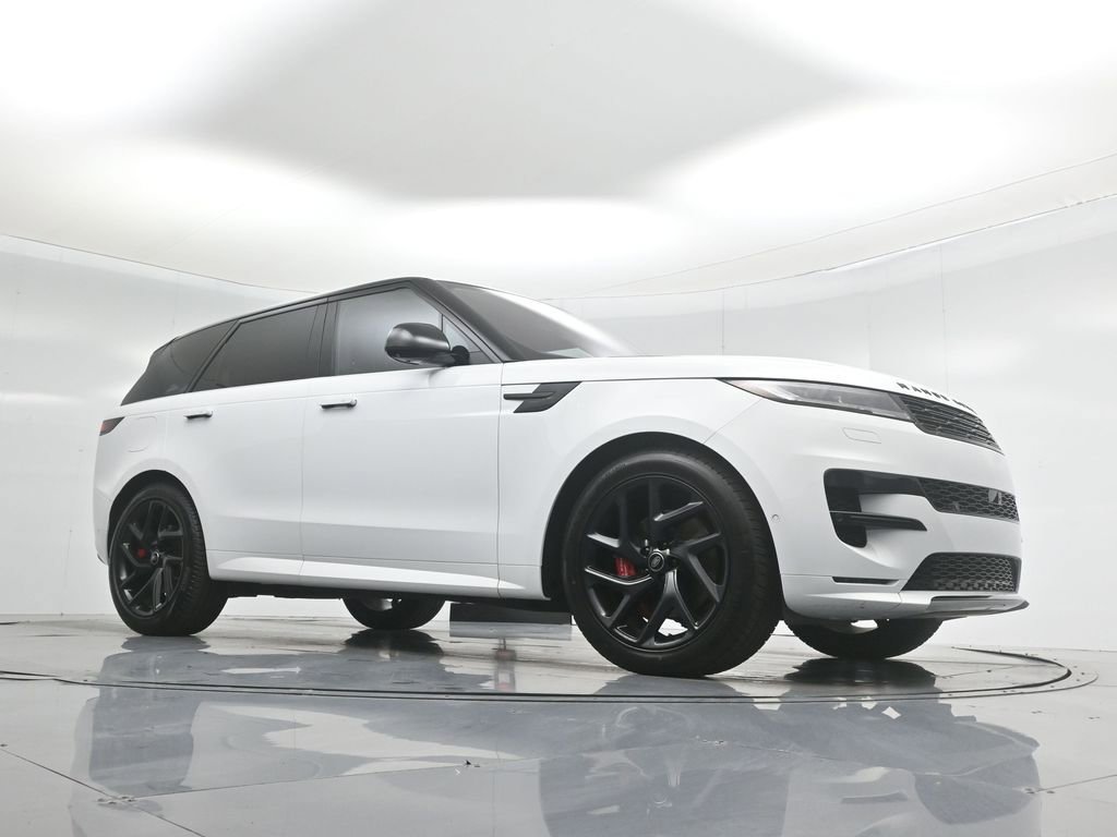 Used 2023 Land Rover Range Rover Sport SE Dynamic image 2