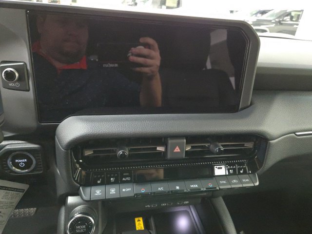 New 2027 Toyota Land Cruiser w/ Premium Package AWD/4WD image 27
