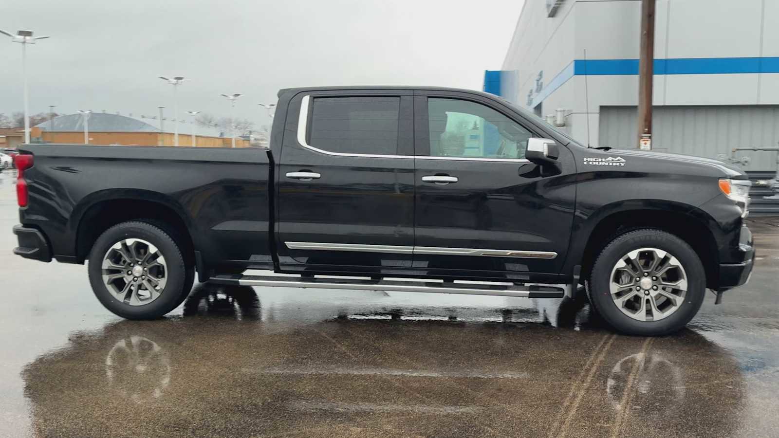 Certified 2022 Chevrolet Silverado 1500 High Country w/ Technology Package image 9