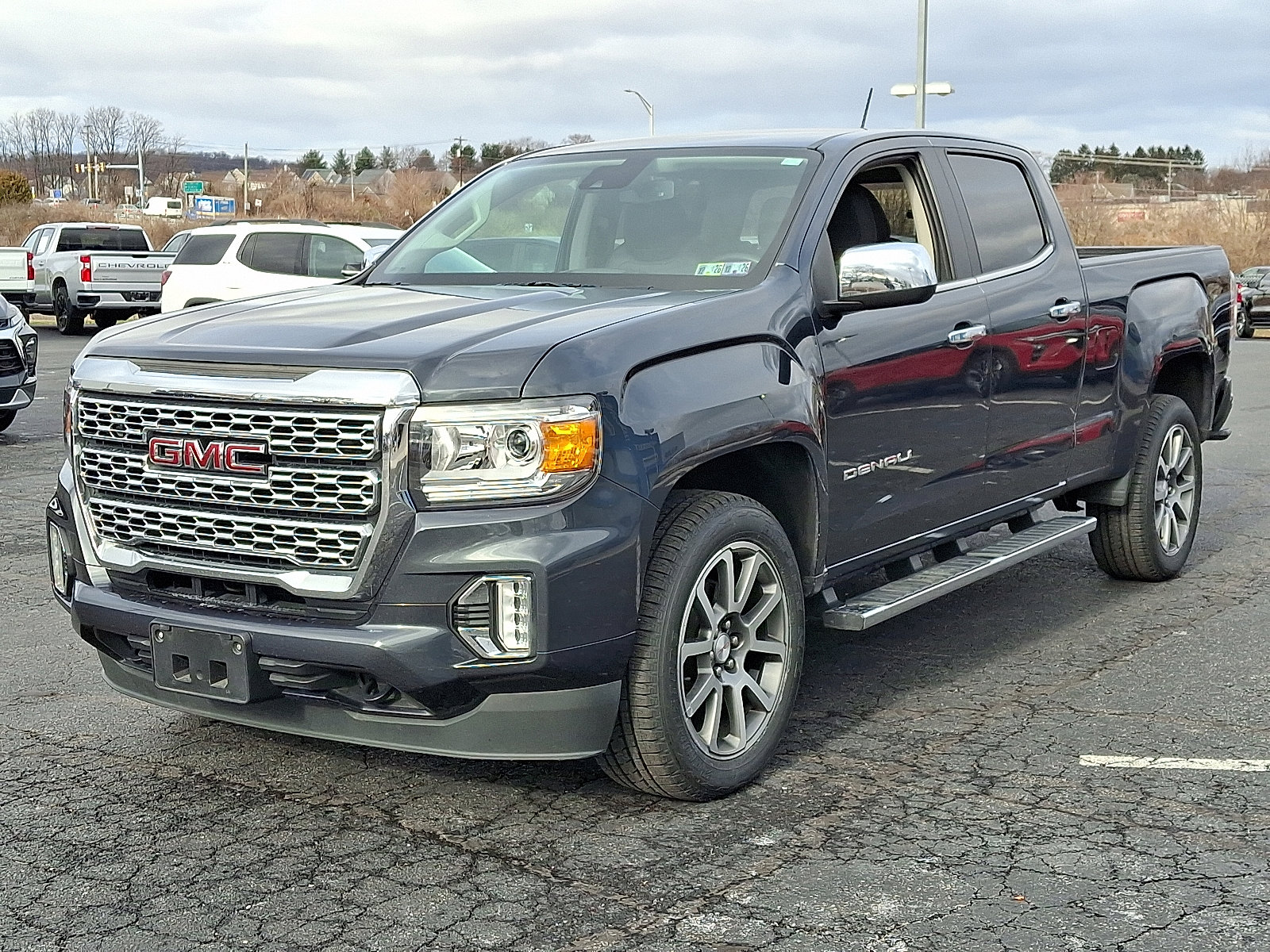 Certified 2021 GMC Canyon Denali image 3