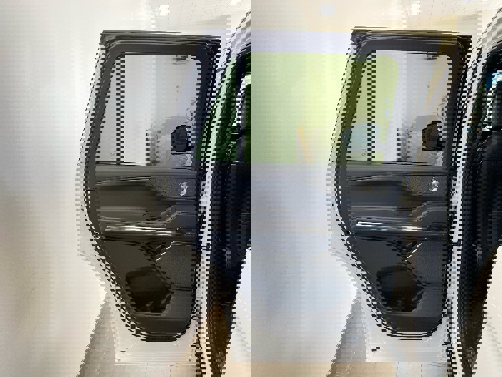 Used 2025 Lincoln Navigator Reserve w/ Jet Appearance Package image 11