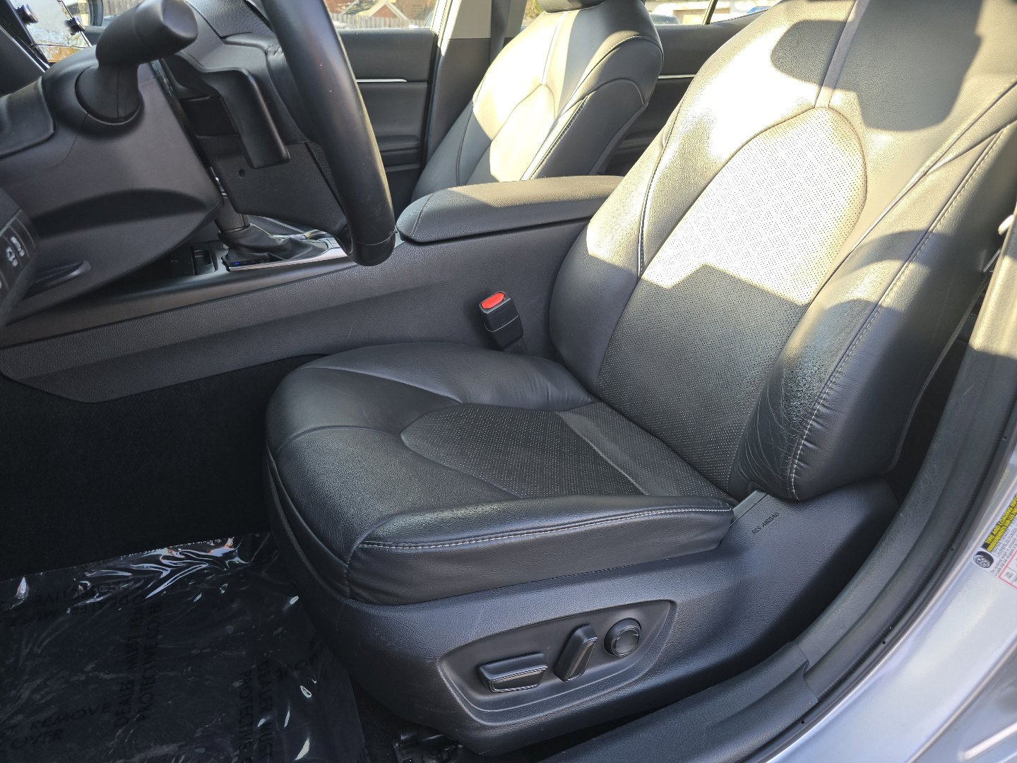 Used 2023 Toyota Camry XSE image 32