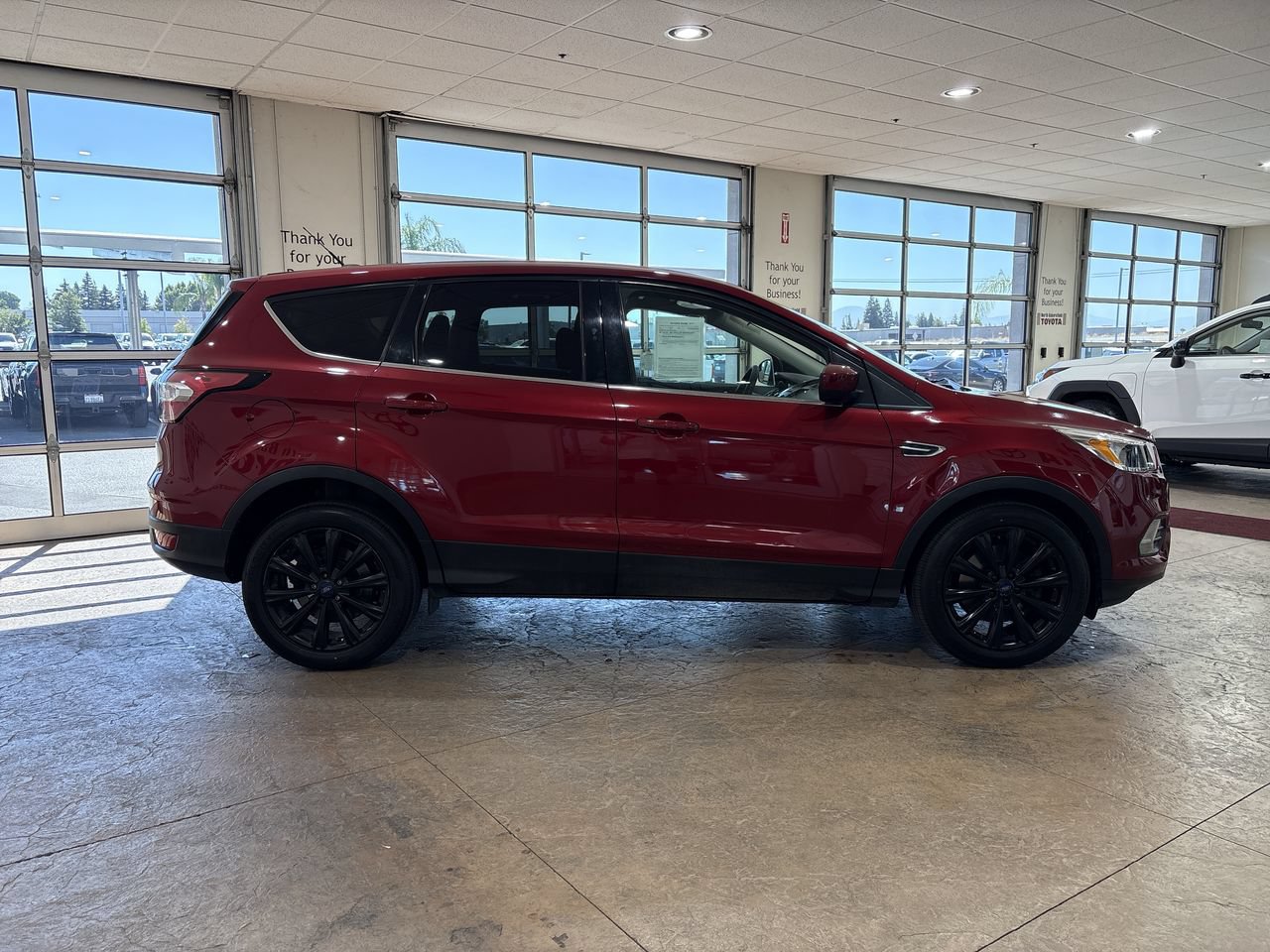 Used 2017 Ford Escape SE FWD image 3