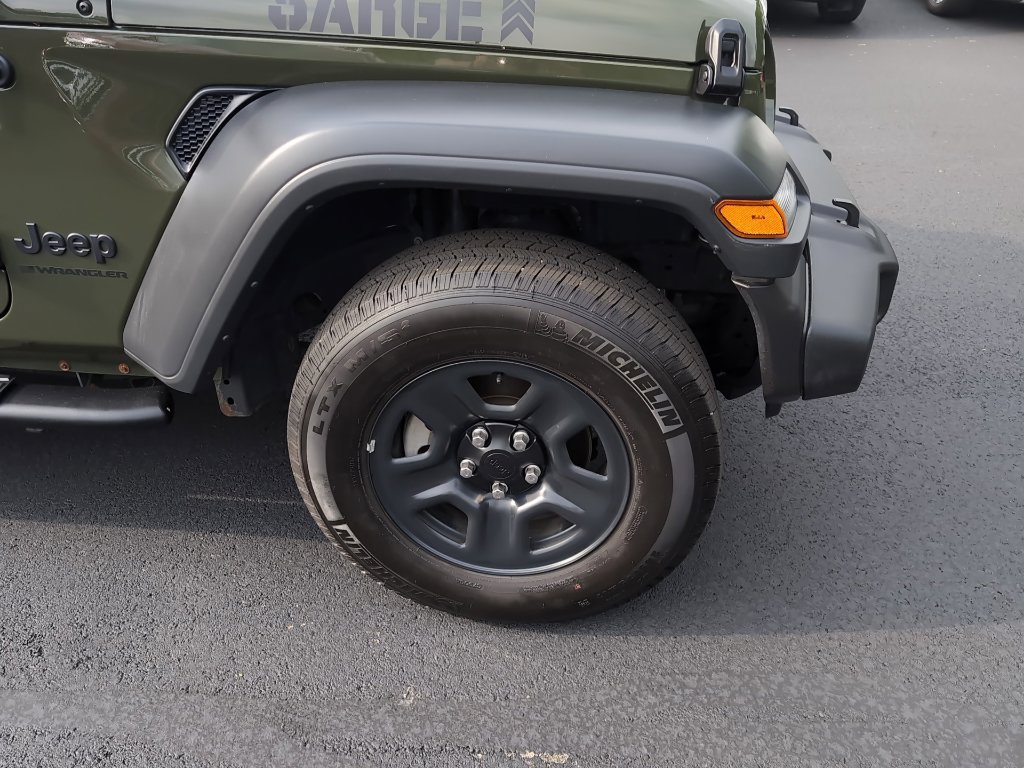Used 2023 Jeep Wrangler Sport AWD/4WD image 3