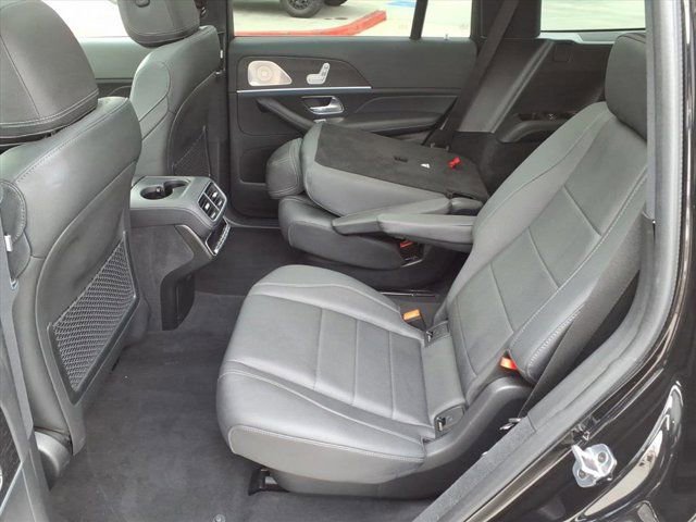 Used 2025 Mercedes-Benz GLS 450 4MATIC image 18