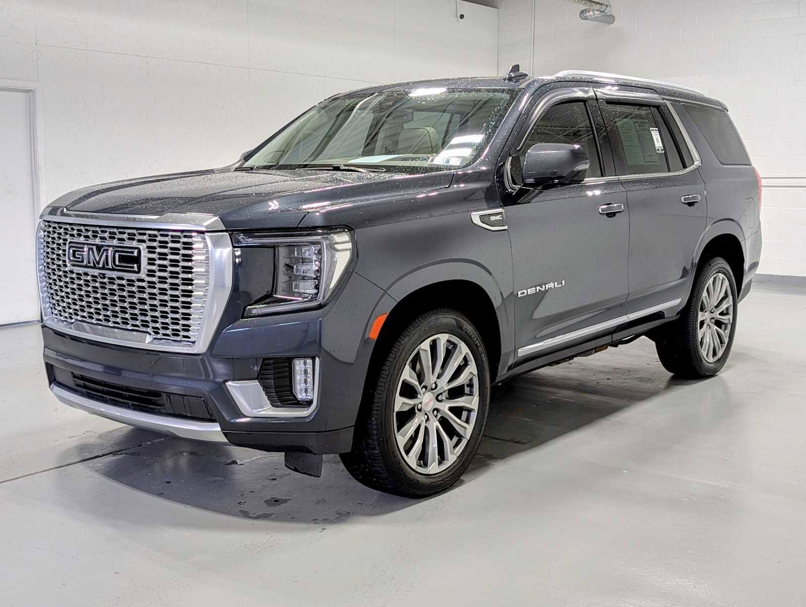 Certified 2022 GMC Yukon Denali w/ Max Trailering Package AWD/4WD image 1