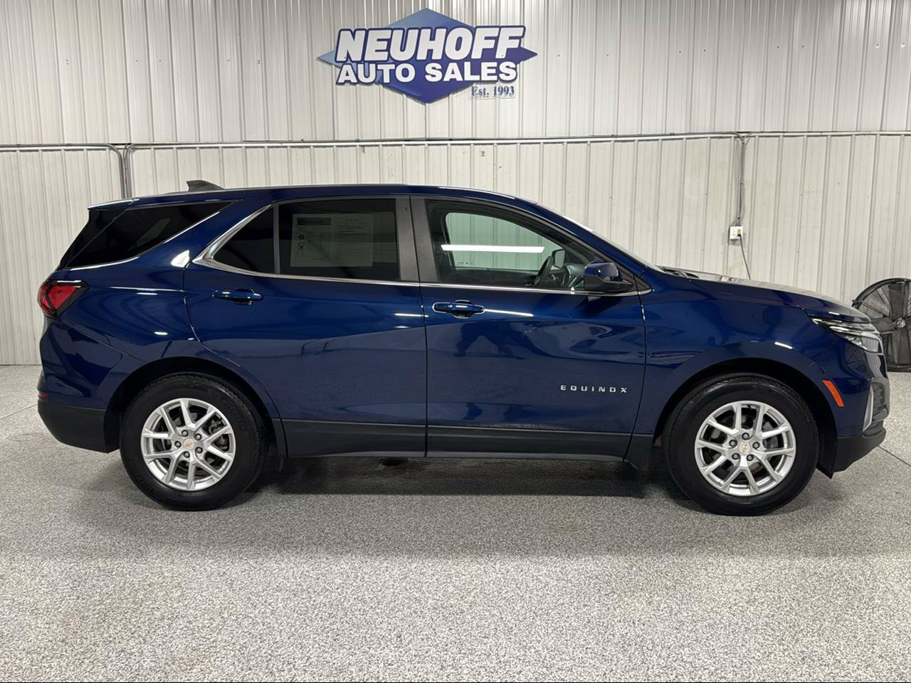 Used 2022 Chevrolet Equinox LT FWD image 1