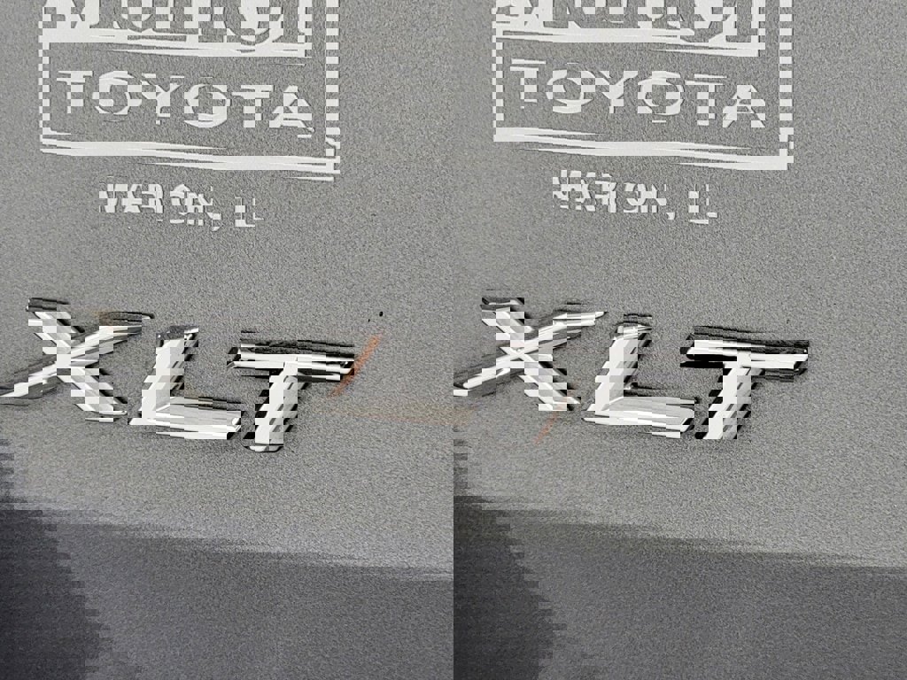 Used 2022 Ford Explorer XLT w/ Equipment Group 202A AWD/4WD image 10