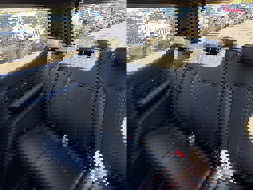 New 2025 Jeep Wagoneer Series II image 12