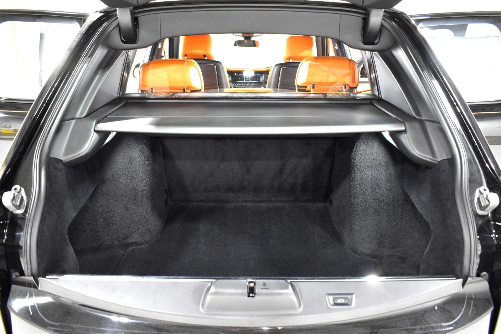 Certified 2023 Rolls-Royce Cullinan Black Badge w/ Driver's Package AWD/4WD image 33