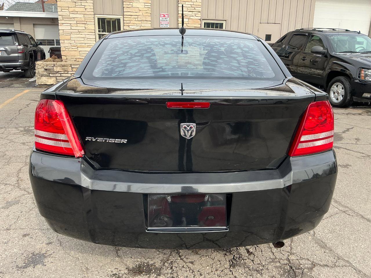 Used 2008 Dodge Avenger SE image 4