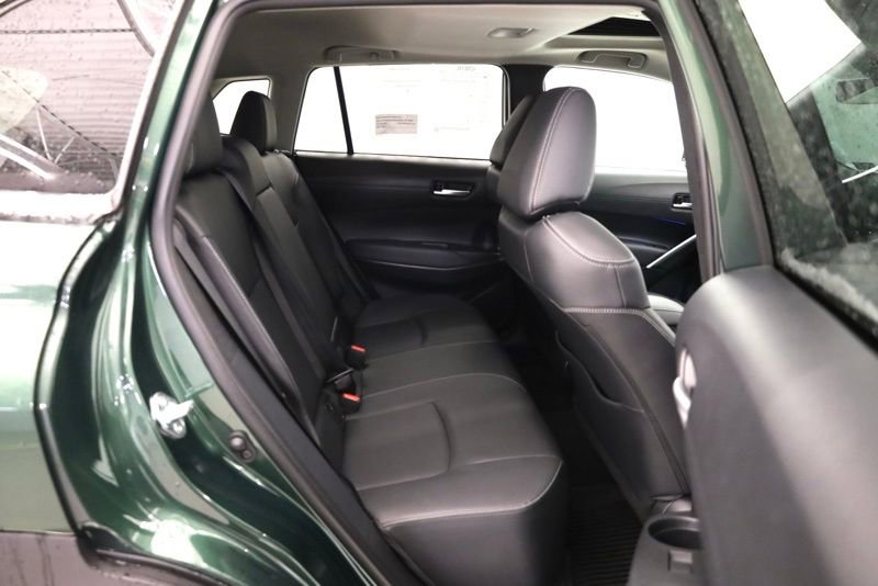 Used 2022 Toyota Corolla Cross XLE w/ Convenience Package image 32