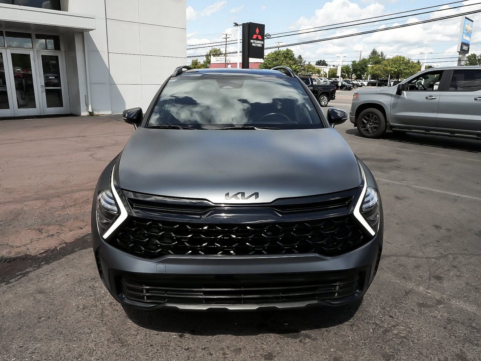 Used 2025 Kia Sportage X-Line AWD/4WD image 2