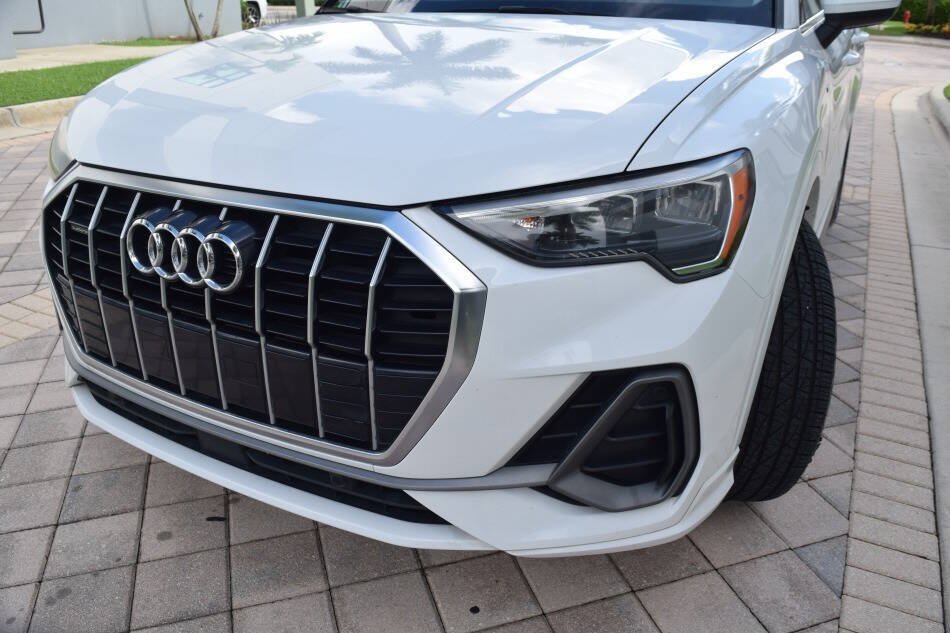 Used 2020 Audi Q3 2.0T Premium w/ Convenience Package AWD/4WD image 9