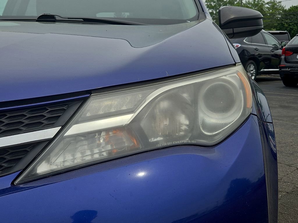 Used 2015 Toyota RAV4 LE AWD/4WD image 10