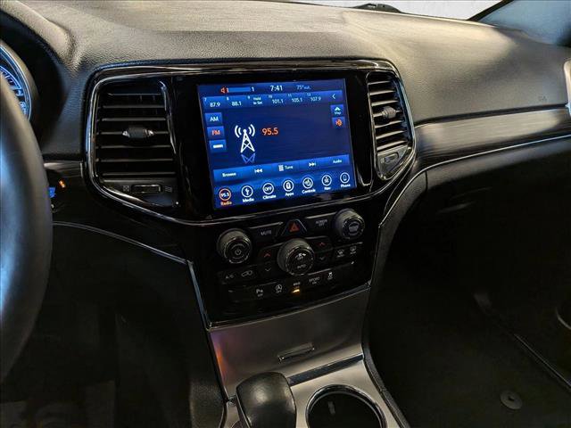 Used 2019 Jeep Grand Cherokee Limited AWD/4WD image 16