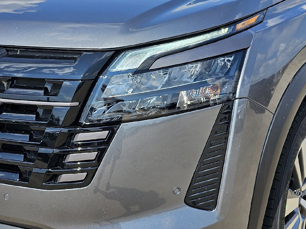 New 2026 Nissan Pathfinder SL w/ Cargo Package FWD image 9